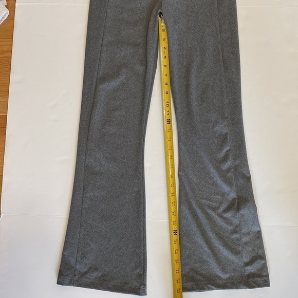 Betabrand Grey Flare Bottom Yoga Pant Size Small Petite - Picture 9 of 10